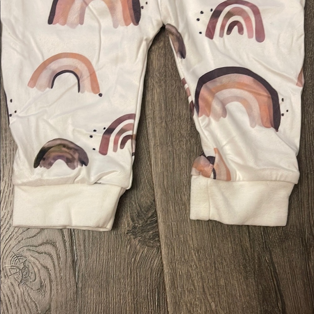 Amazon Kids Matching Set - Beige and Multicolor - Picture 4 of 7